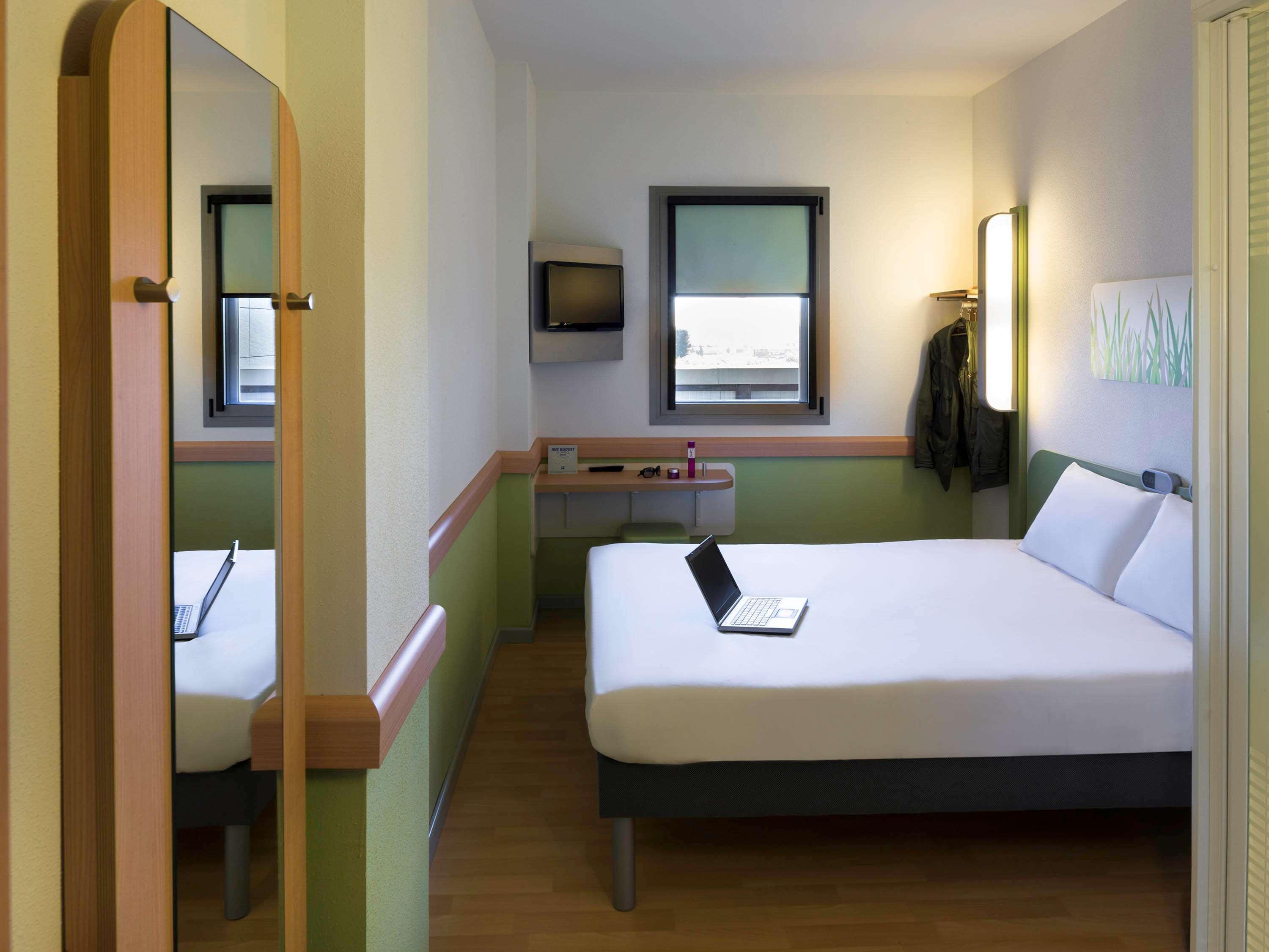 Ibis Budget Sevilla Aeropuerto Exterior photo