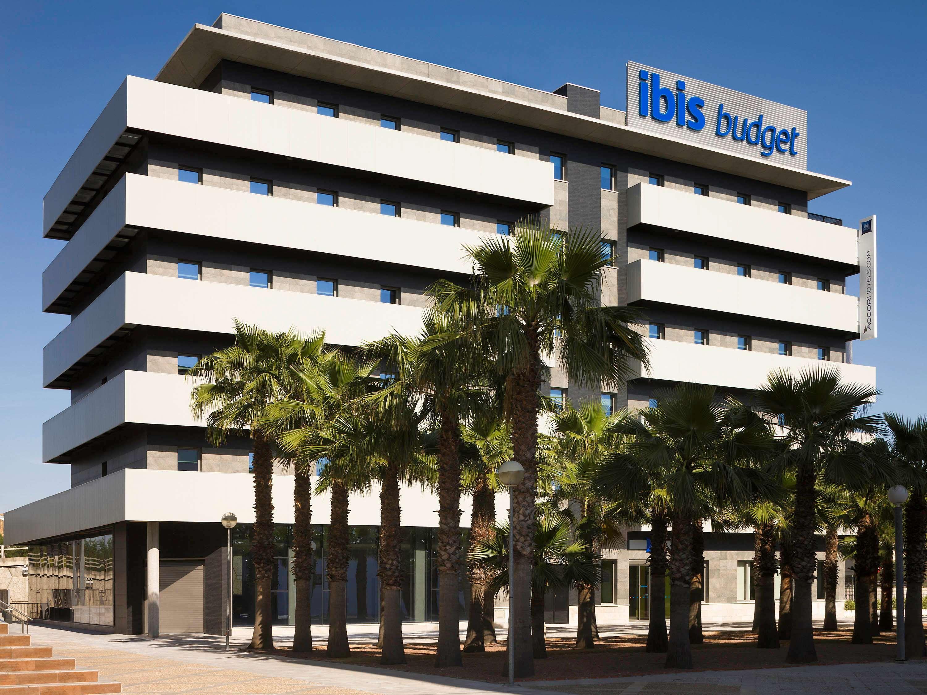Ibis Budget Sevilla Aeropuerto Exterior photo